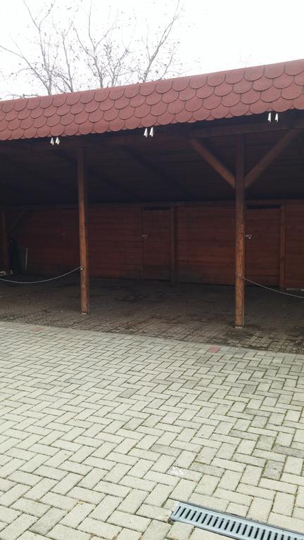 Safari Apartman Hajdúszoboszló Dış mekan fotoğraf
